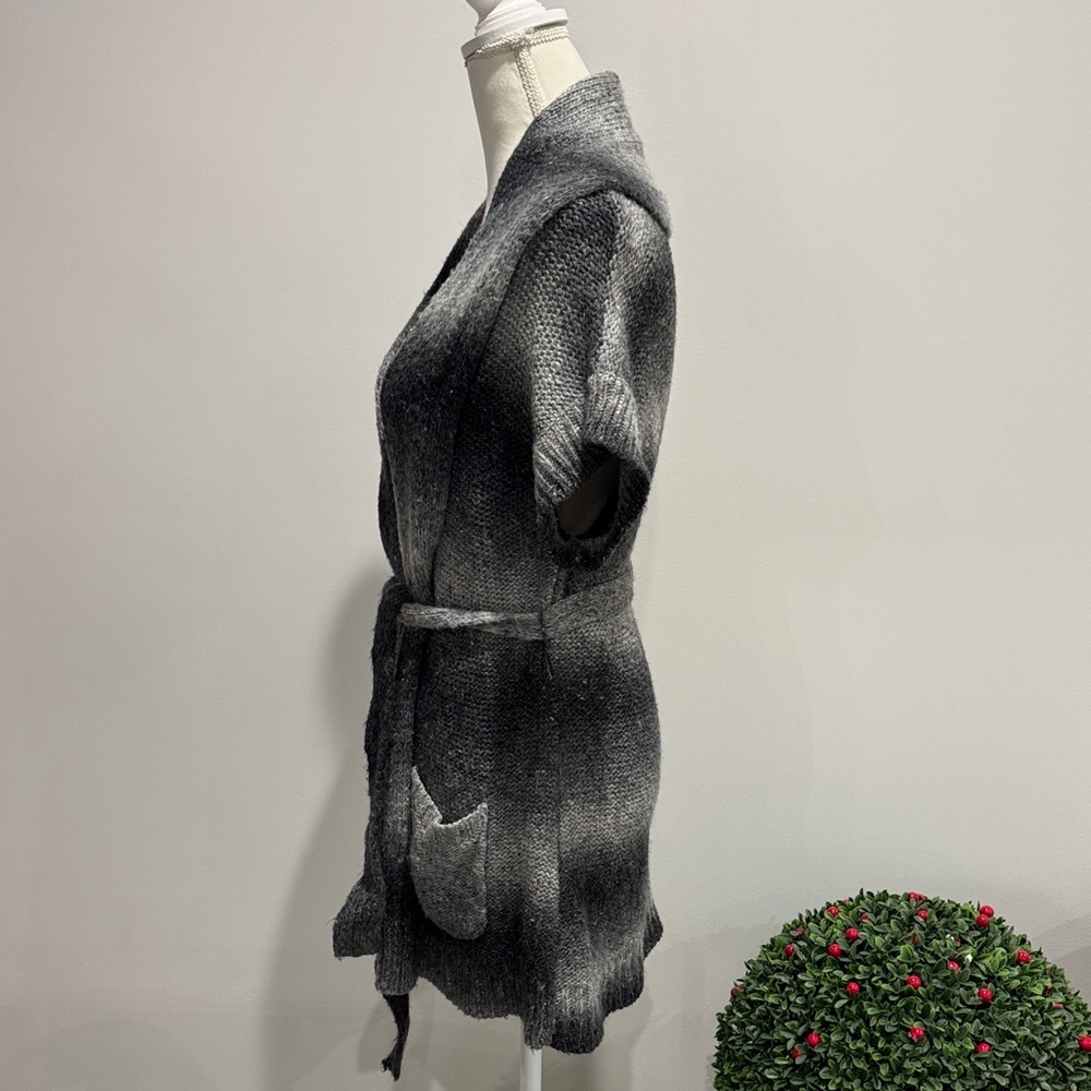 Cache Open-Front Short Sleeve Belted Cardigan - Gray Ombre Sz M - Picture 2 of 5